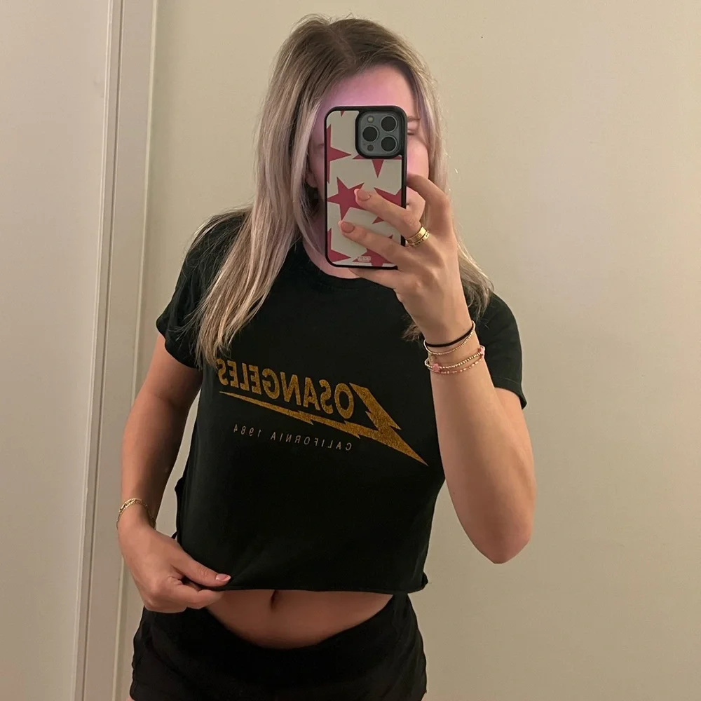 Brandy Melville cropped tee - Picture 2 of 5